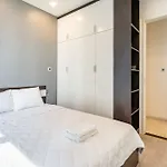 Urban House Saigon - Golden River