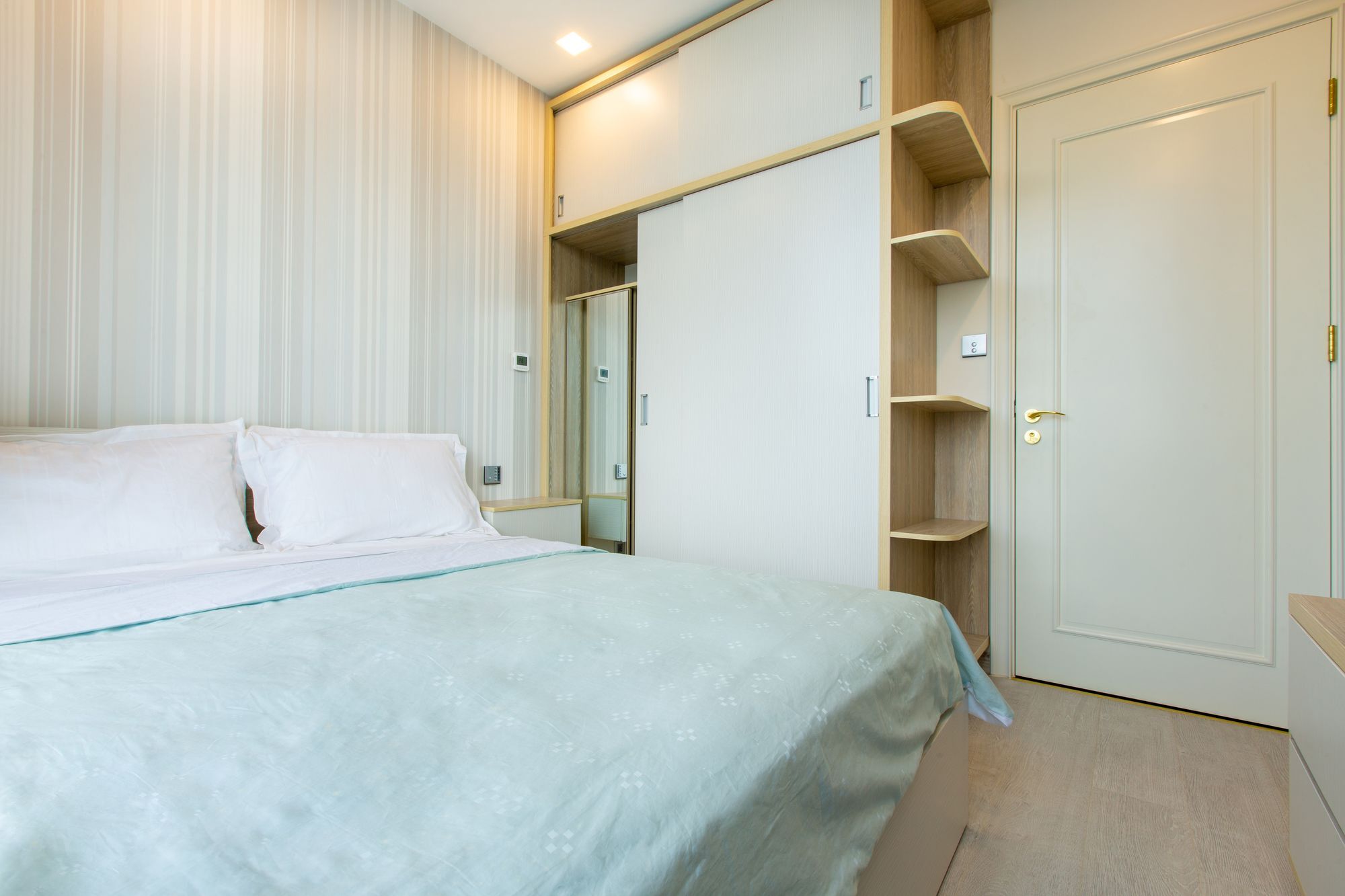 Urban House Saigon - Golden River Apartment *